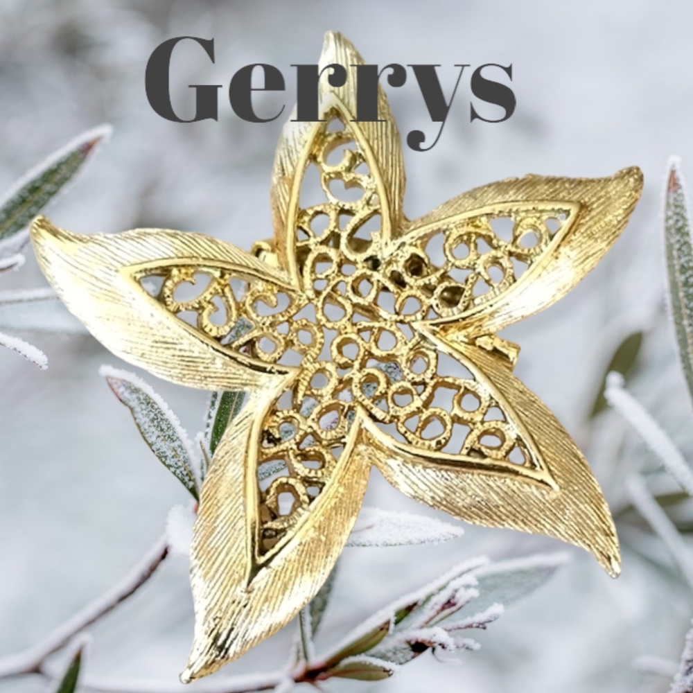 Vintage 1950s Signed GERRYS Gold Tone Star Brooch Pin